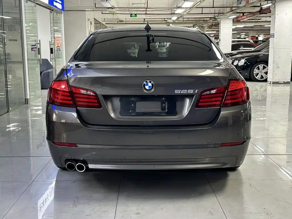 BMW 5 Series (Import) — миниатюра 4