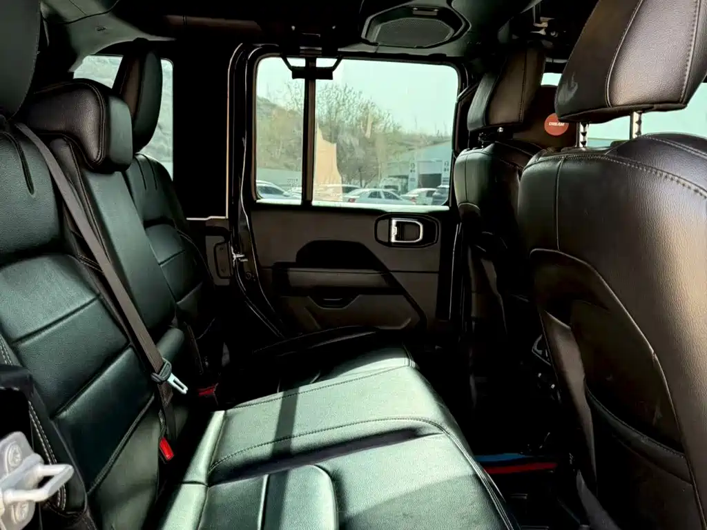 Jeep Wrangler PHEV — миниатюра 6