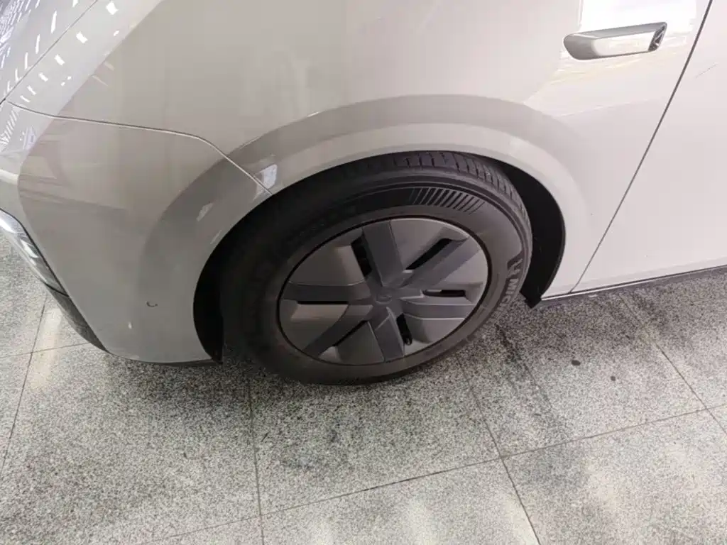 Li Auto Li MEGA — миниатюра 23