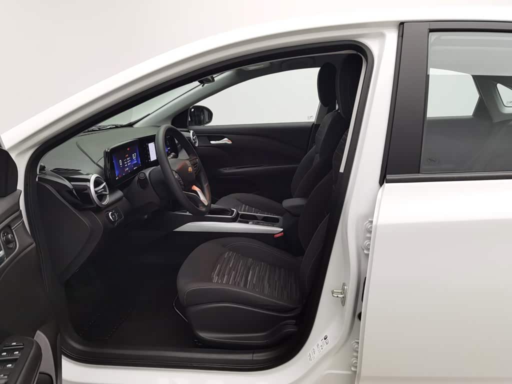 Chevrolet Monza 1.5 л 2023 г. Белый, пробег 38800 км