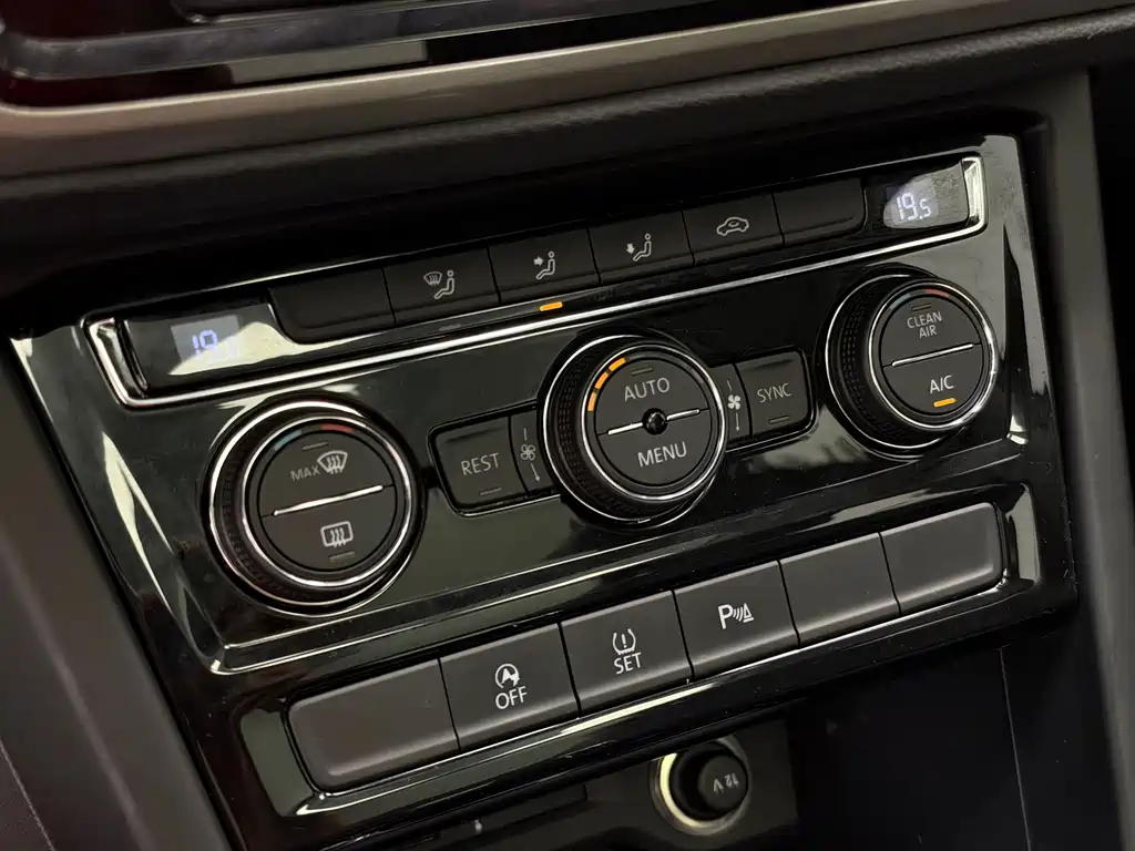 Volkswagen Touran — миниатюра 16
