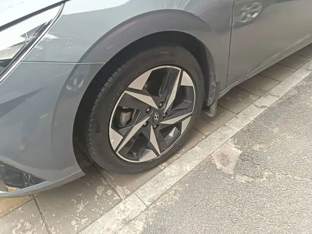 Hyundai Elantra — миниатюра 23