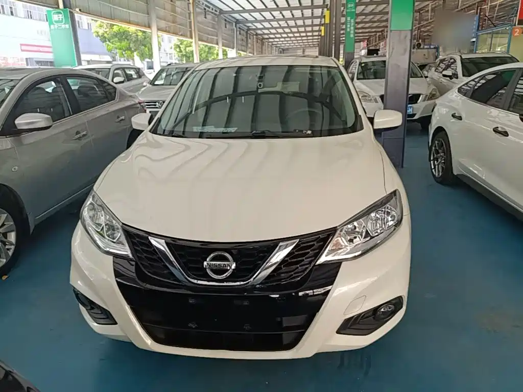 Nissan Tiida — миниатюра 3