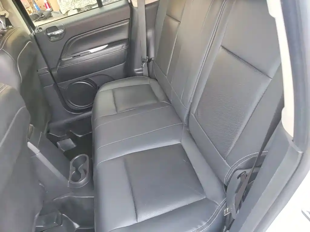 Jeep Compass (Import) — миниатюра 17