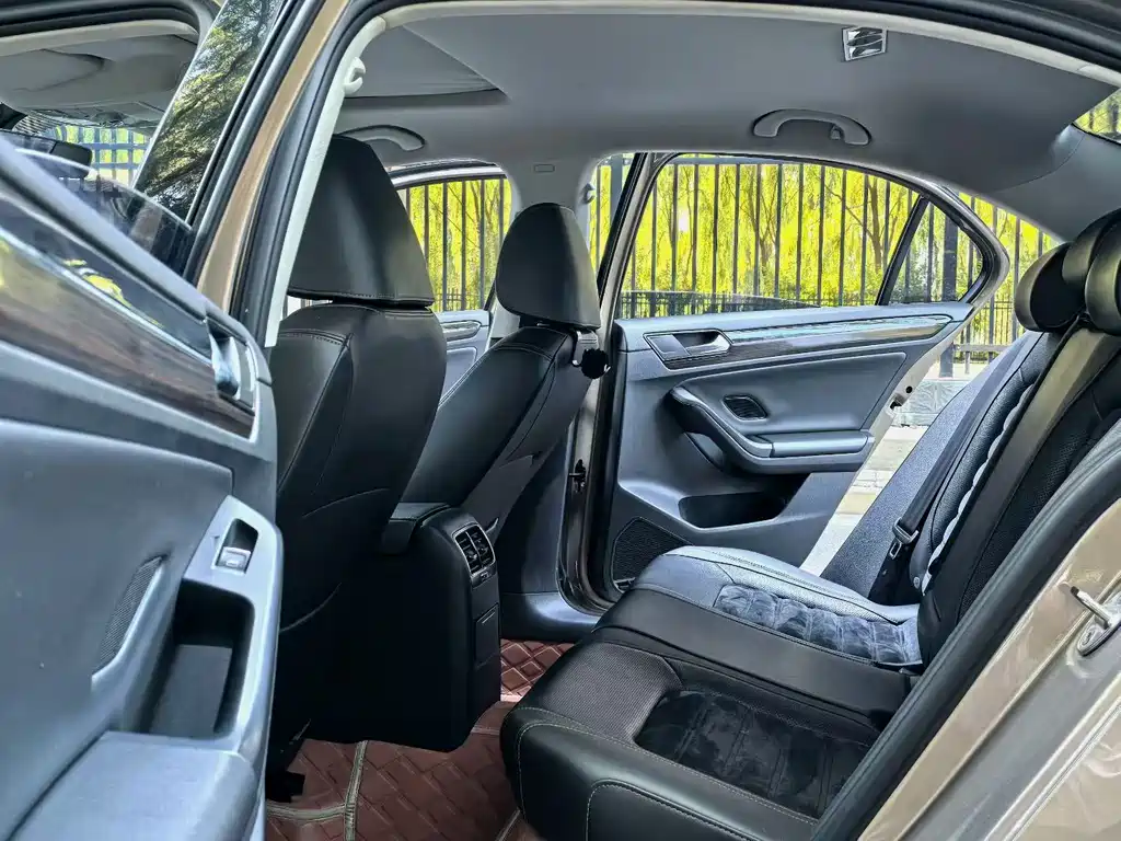 Volkswagen Sagitar — миниатюра 9