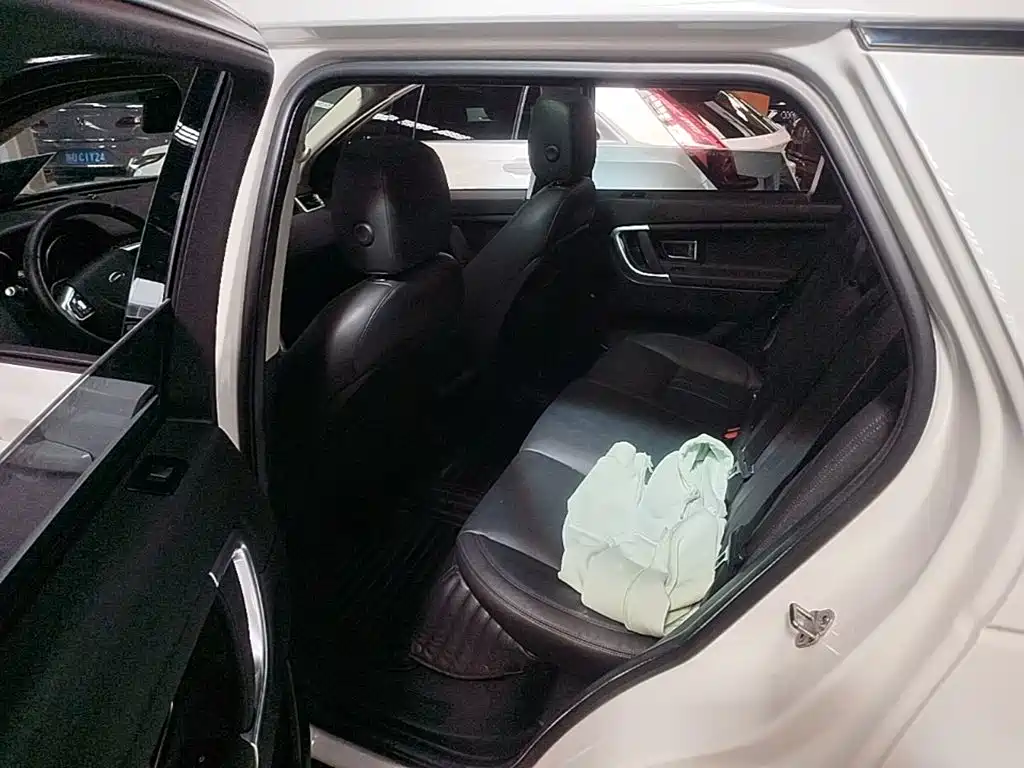 Land Rover Discovery Sport — миниатюра 17