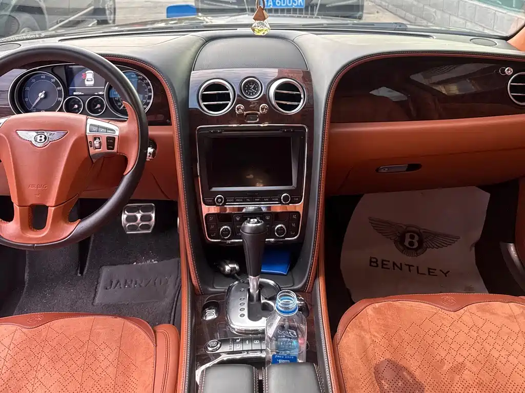 Bentley Flying Spur — миниатюра 9