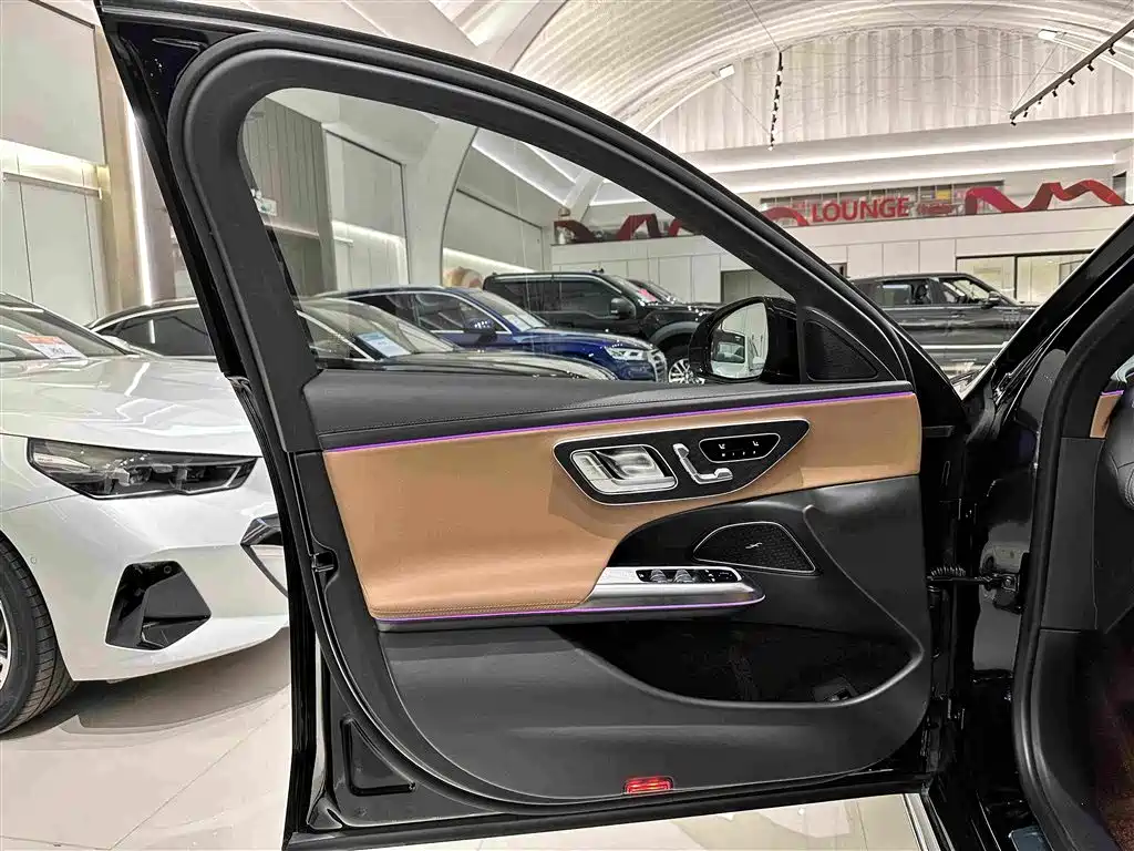 Mercedes-Benz E-Class — миниатюра 20