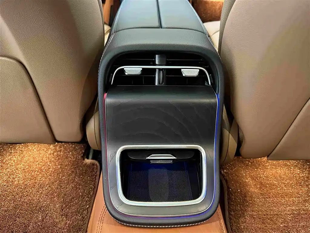 Mercedes-Benz E-Class — миниатюра 23