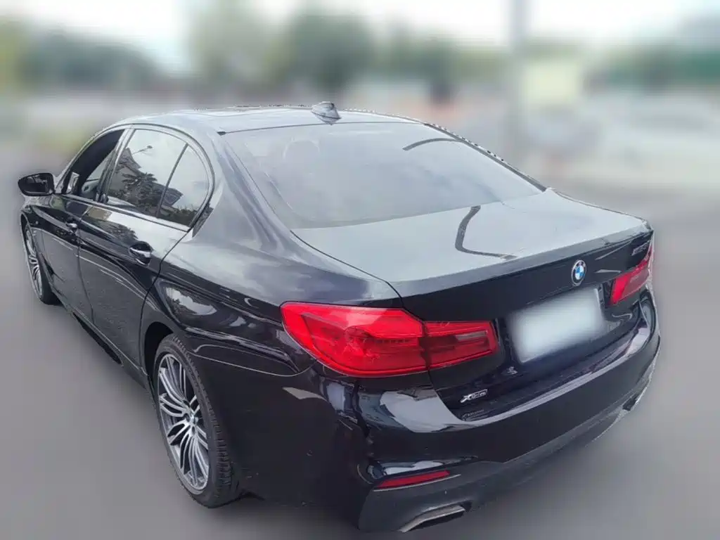 BMW 5 Series — миниатюра 7