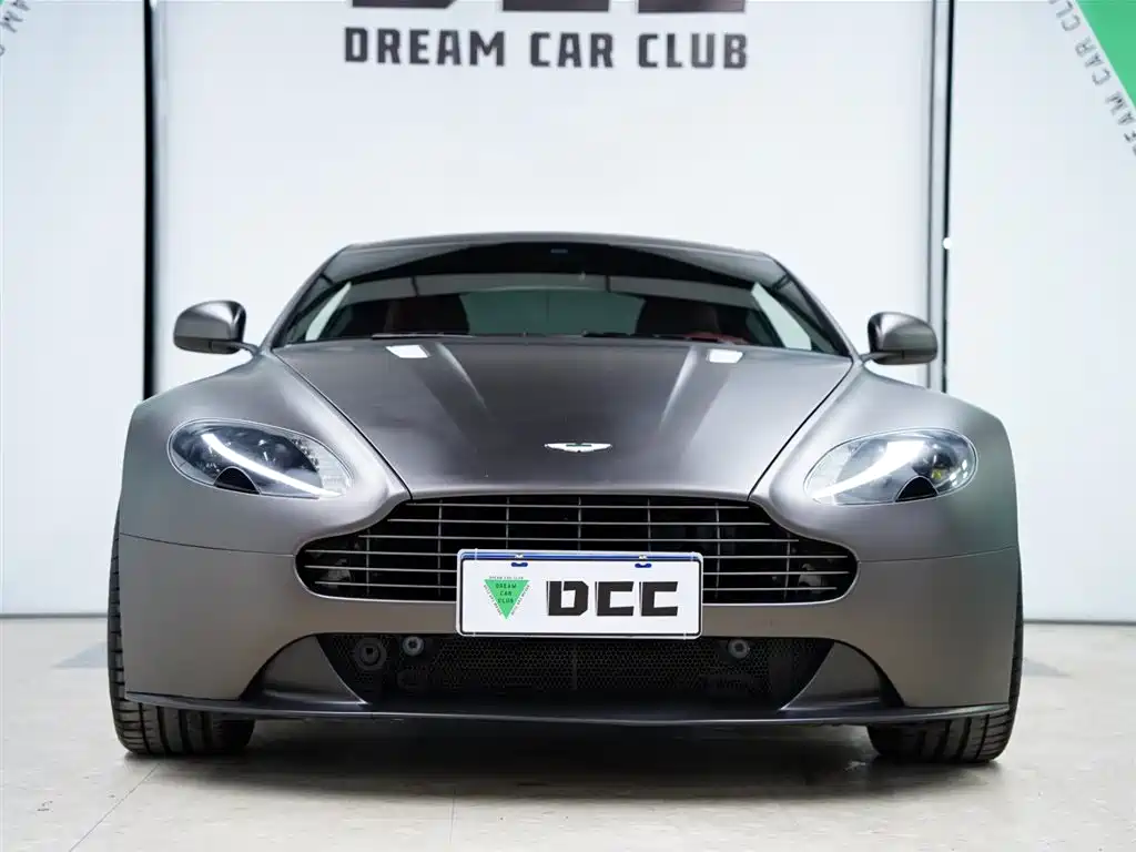 ASTON MARTIN V8 VANTAGE