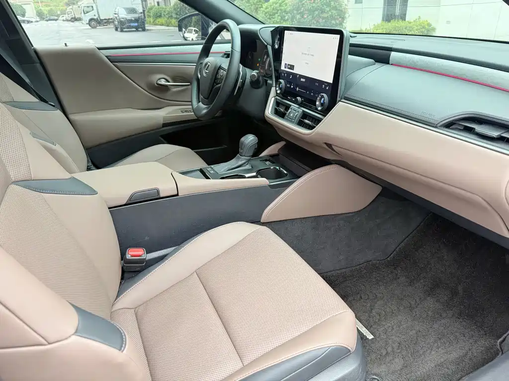 Lexus ES — миниатюра 12