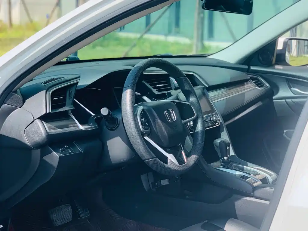 Honda Civic — миниатюра 10