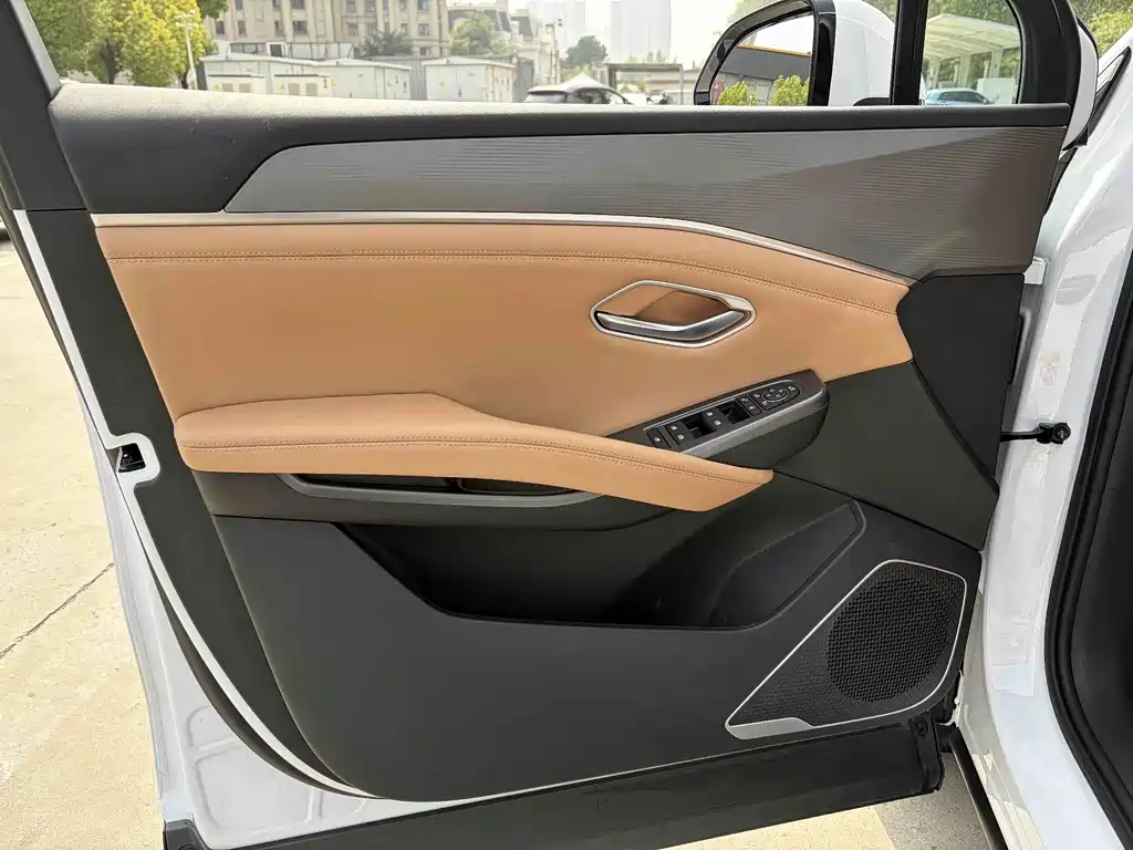 BYD L DM-i — миниатюра 16
