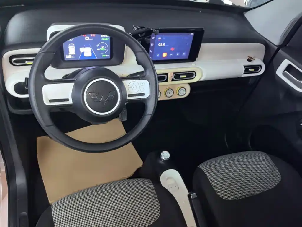 Wuling MINIEV — миниатюра 10