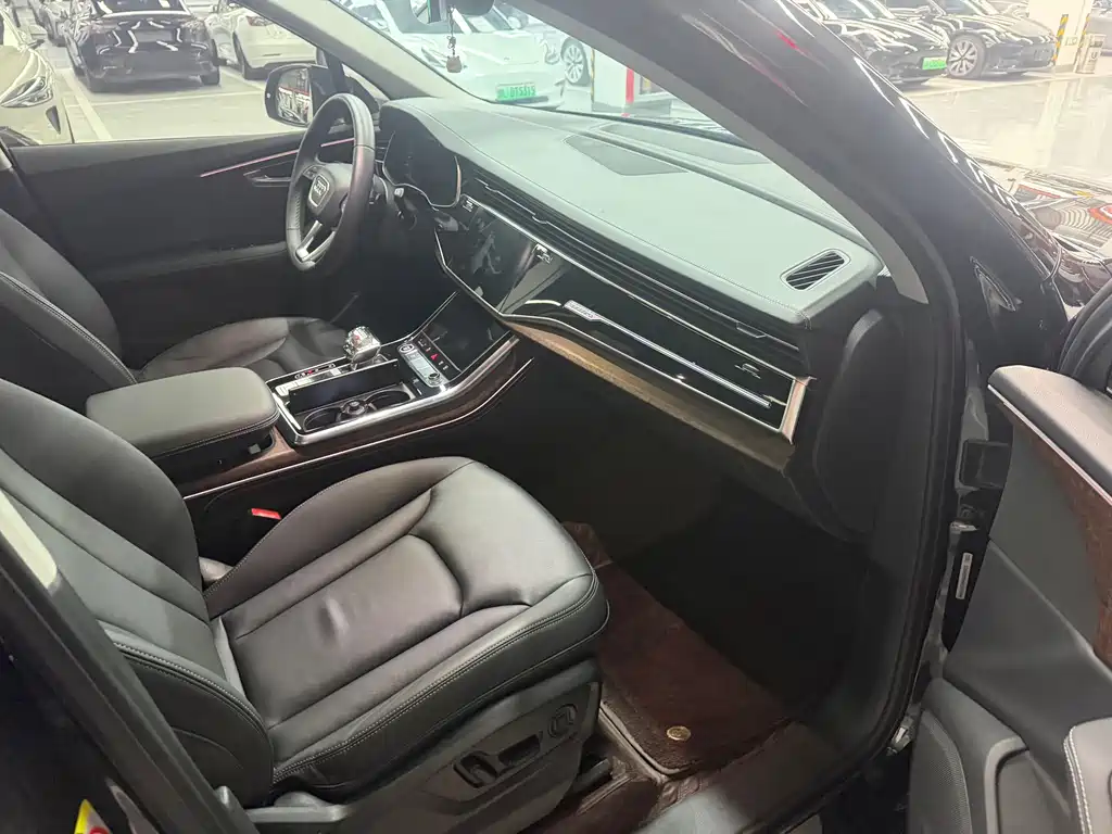 Audi Q7 — миниатюра 13
