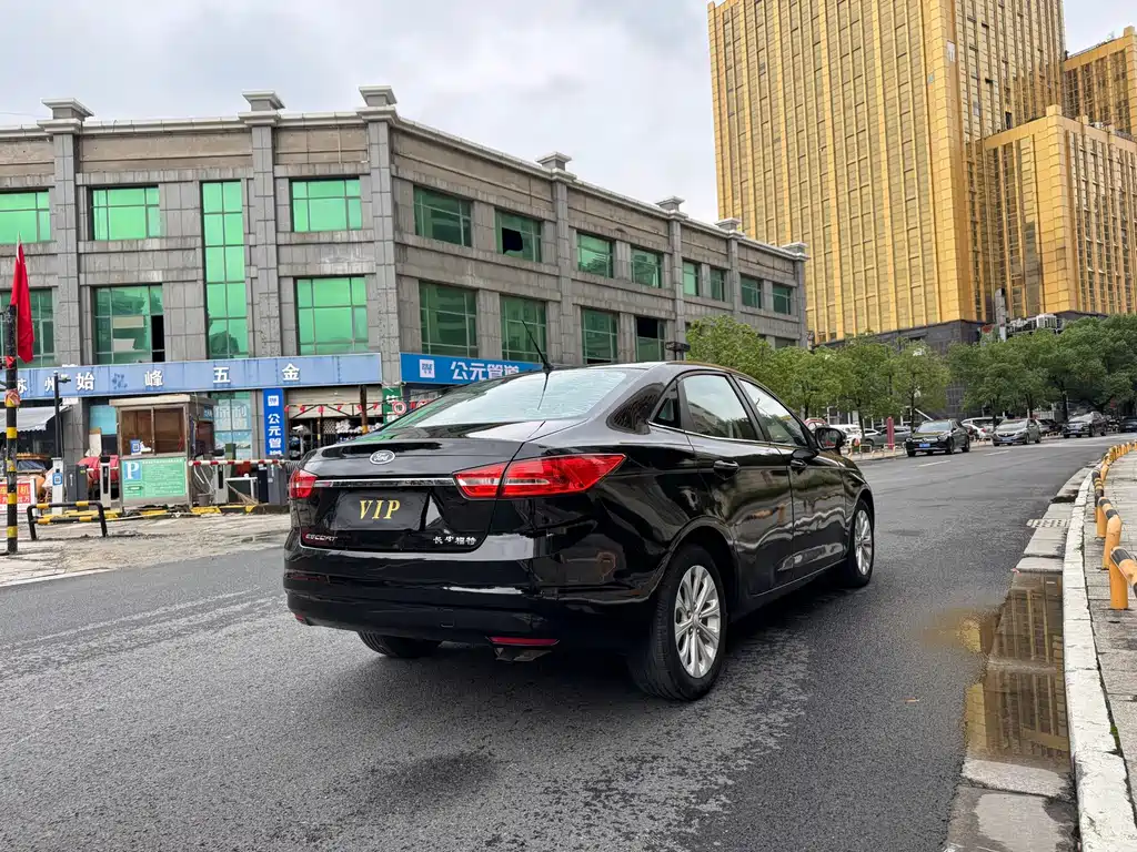 Ford Escort — миниатюра 7