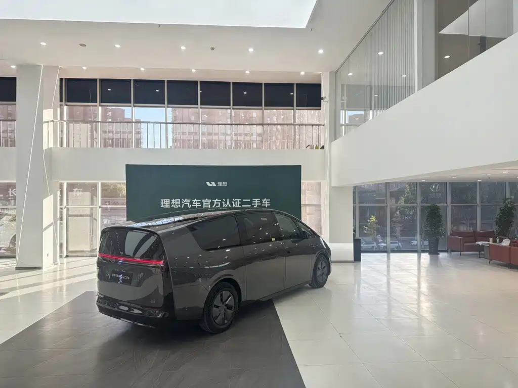 Li Auto Li MEGA — миниатюра 5