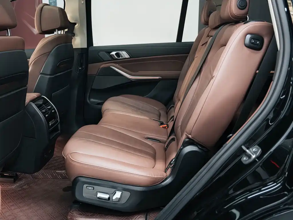 BMW X7 — миниатюра 10
