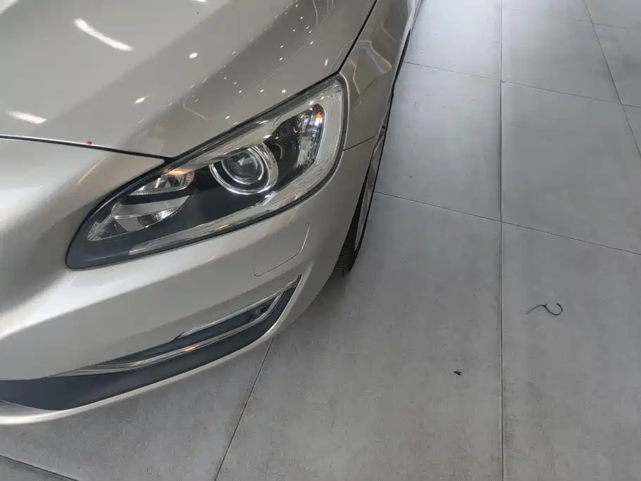 Volvo S60 — миниатюра 5