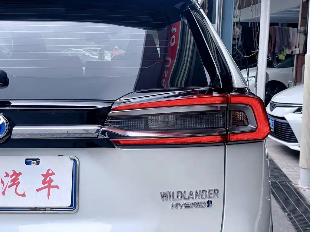 Toyota Wildlander 2020 2.5L E-CVT Luxury