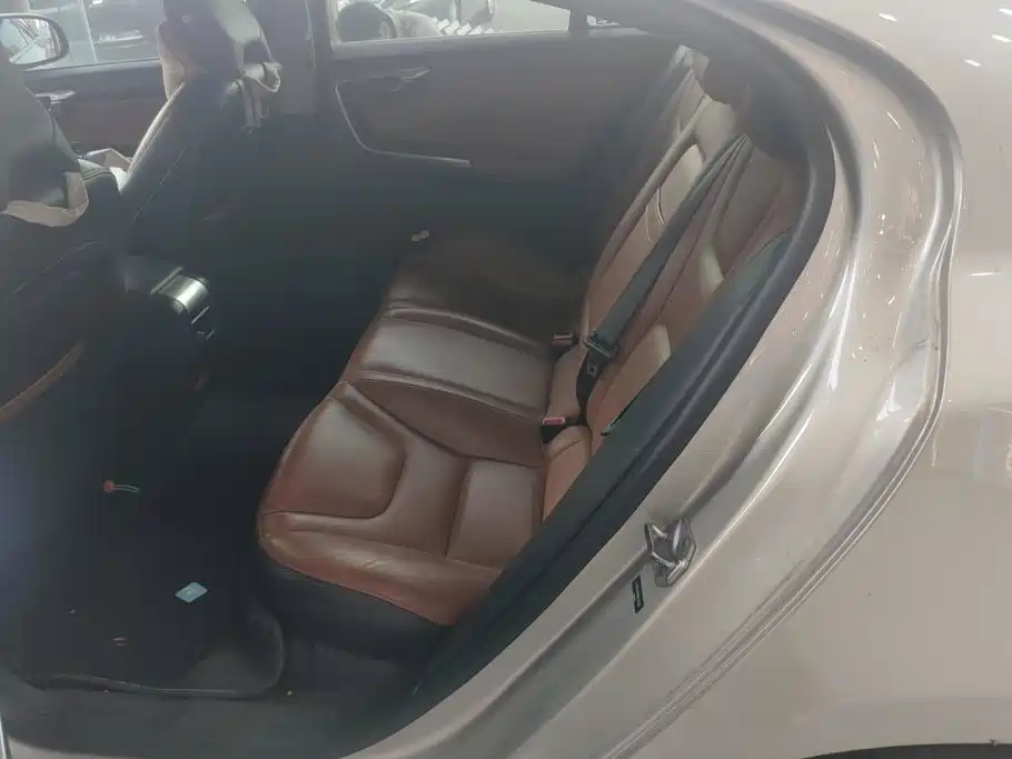 Volvo S60 — миниатюра 11