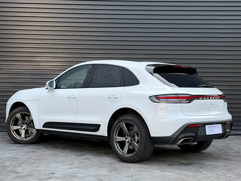 Porsche Macan — миниатюра 3