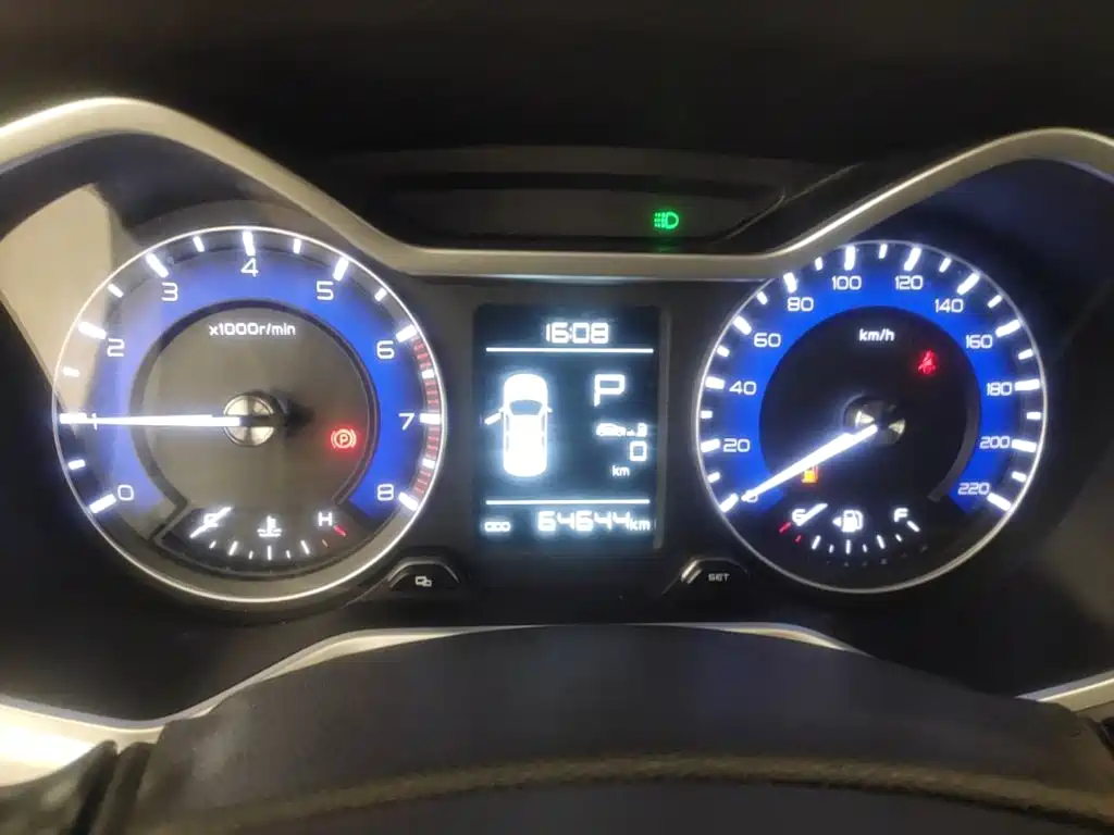 Geely Vision X3 — миниатюра 12