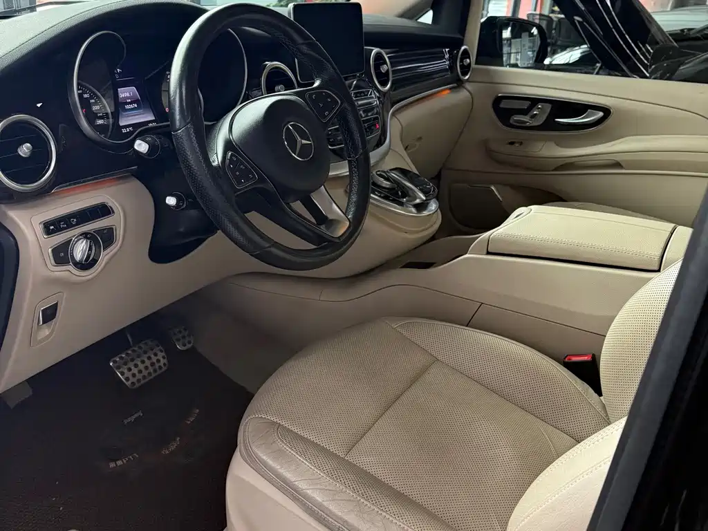 Mercedes-Benz V-Class — миниатюра 2