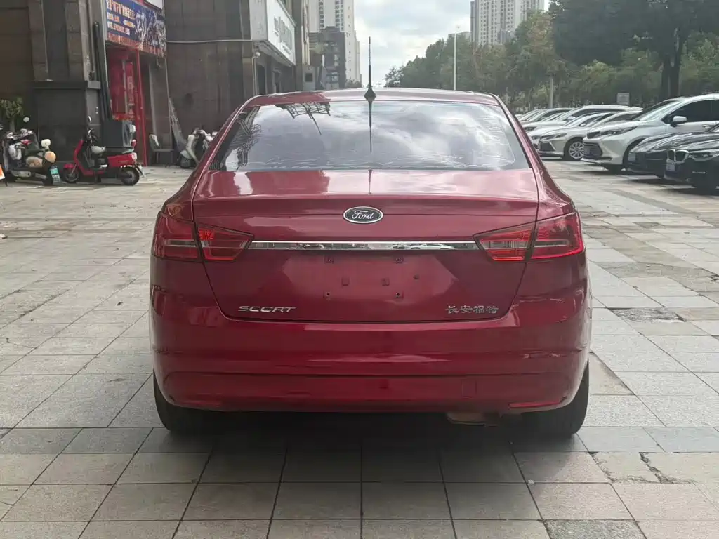 Ford Escort — миниатюра 5