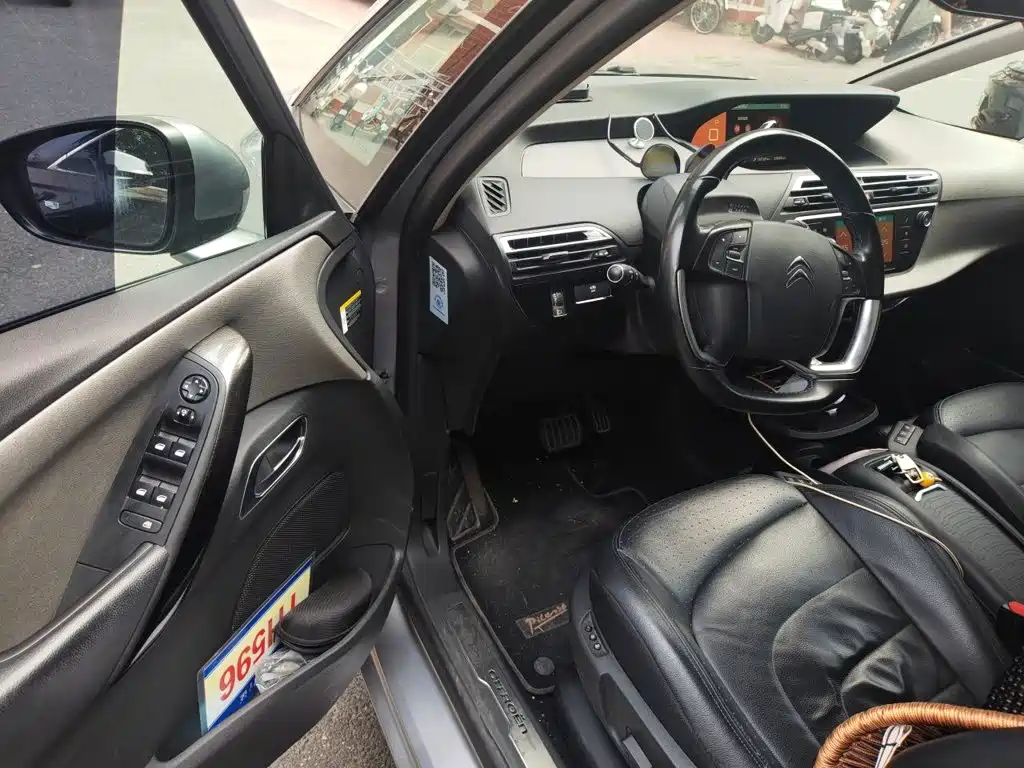 Citroen C4 Picasso — миниатюра 14