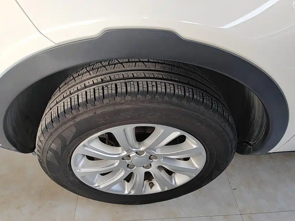 Land Rover Discovery Sport — миниатюра 23