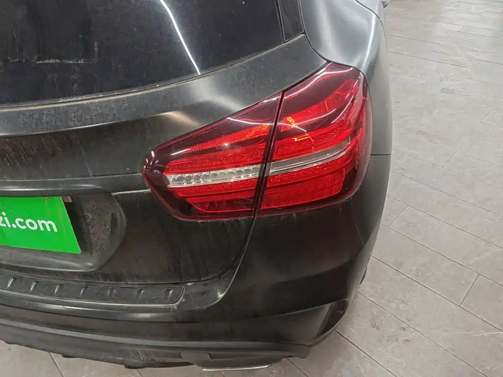 Mercedes-Benz GLA AMG — миниатюра 8