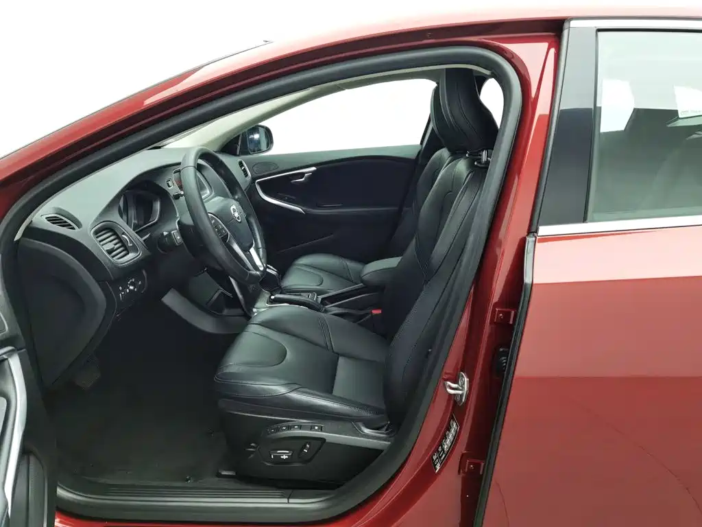 Volvo V40 — миниатюра 10
