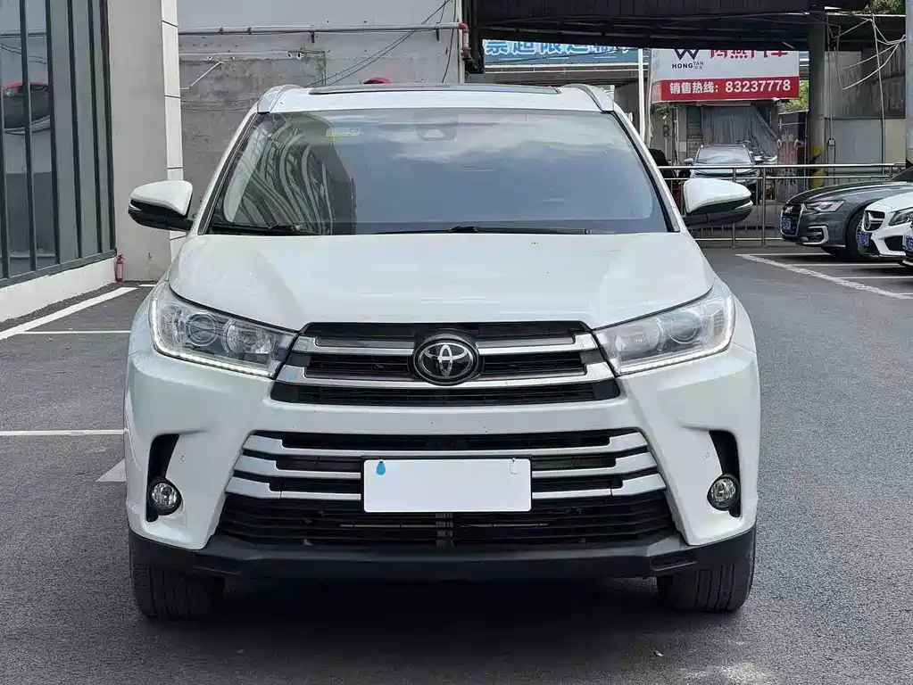 TOYOTA HIGHLANDER