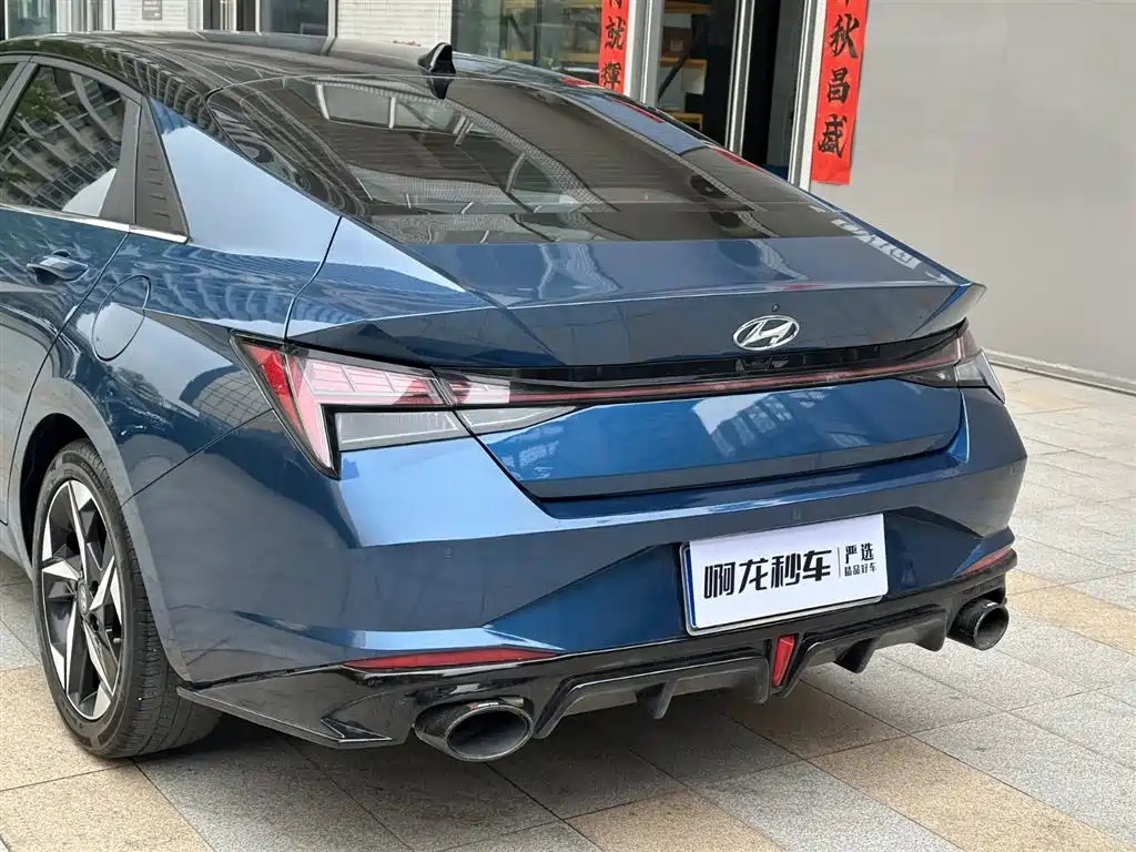 HYUNDAI ELANTRA