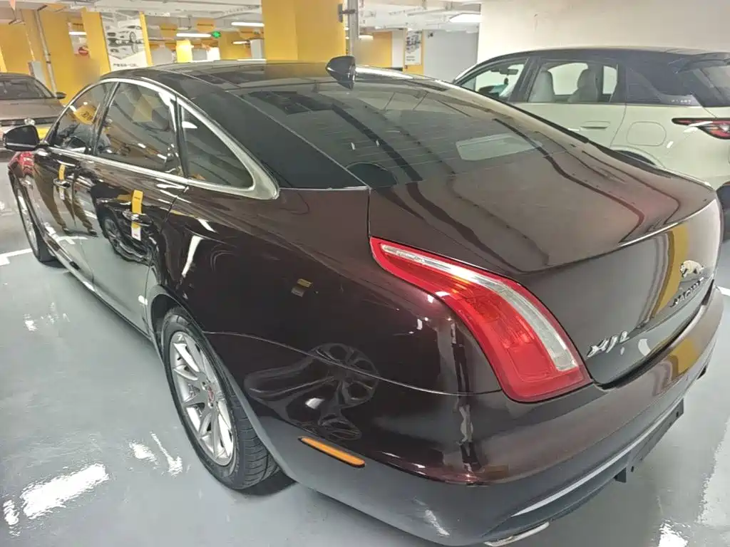 Jaguar XJ — миниатюра 5