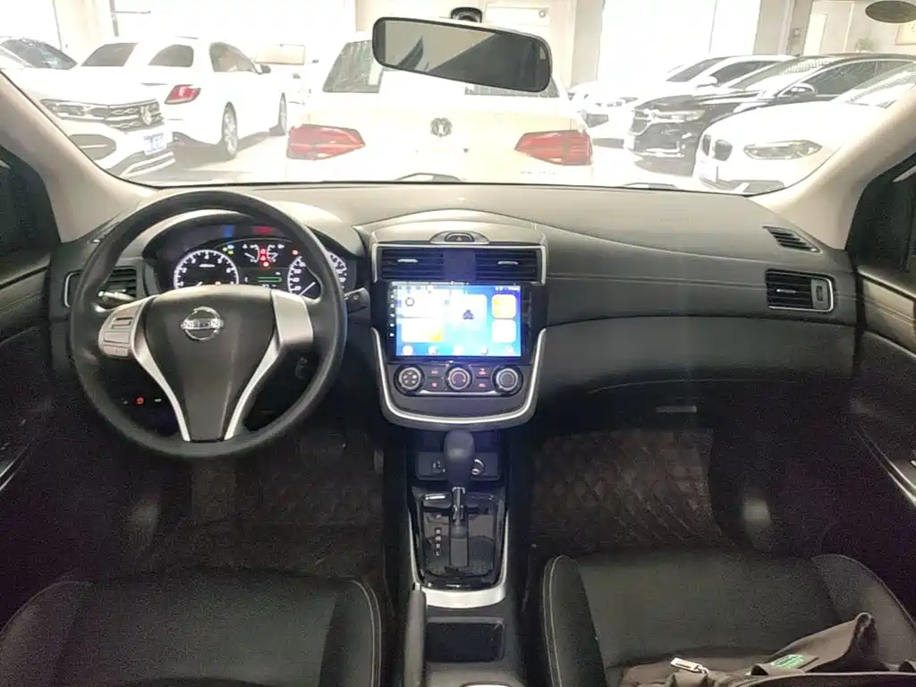 Nissan Tiida — миниатюра 10