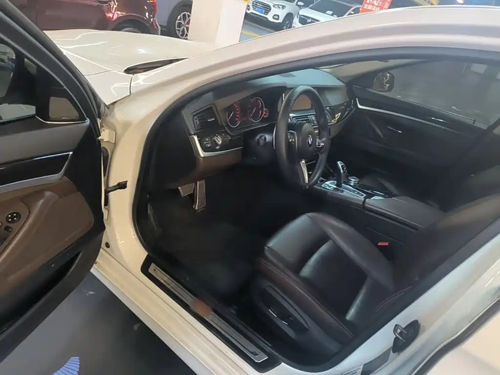 BMW 5 Series — миниатюра 16