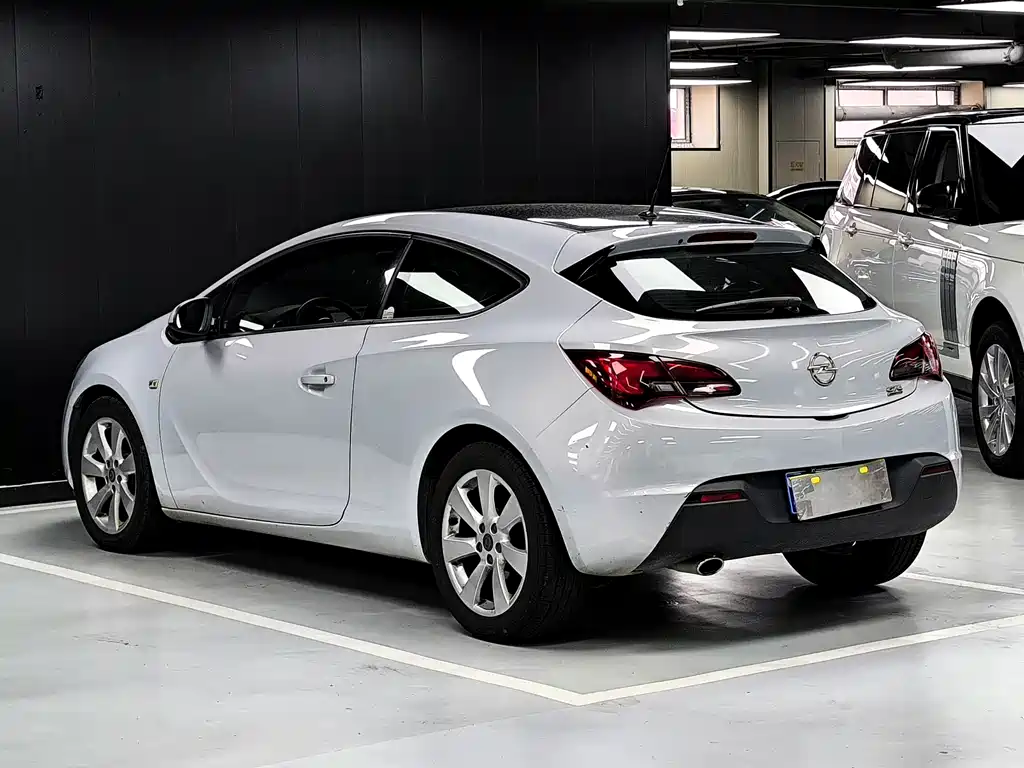 Opel Astra — миниатюра 18