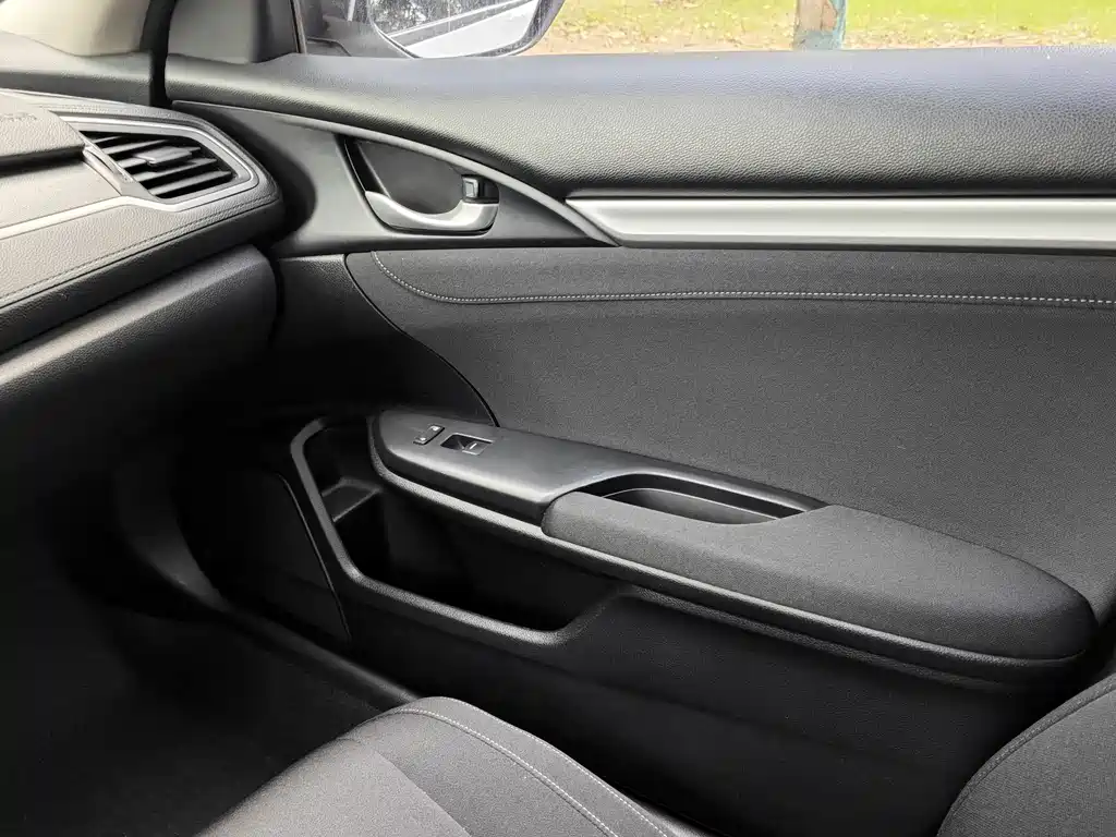 Honda Civic — миниатюра 18