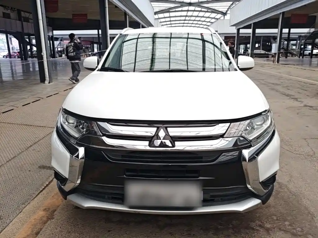Mitsubishi Outlander — миниатюра 3