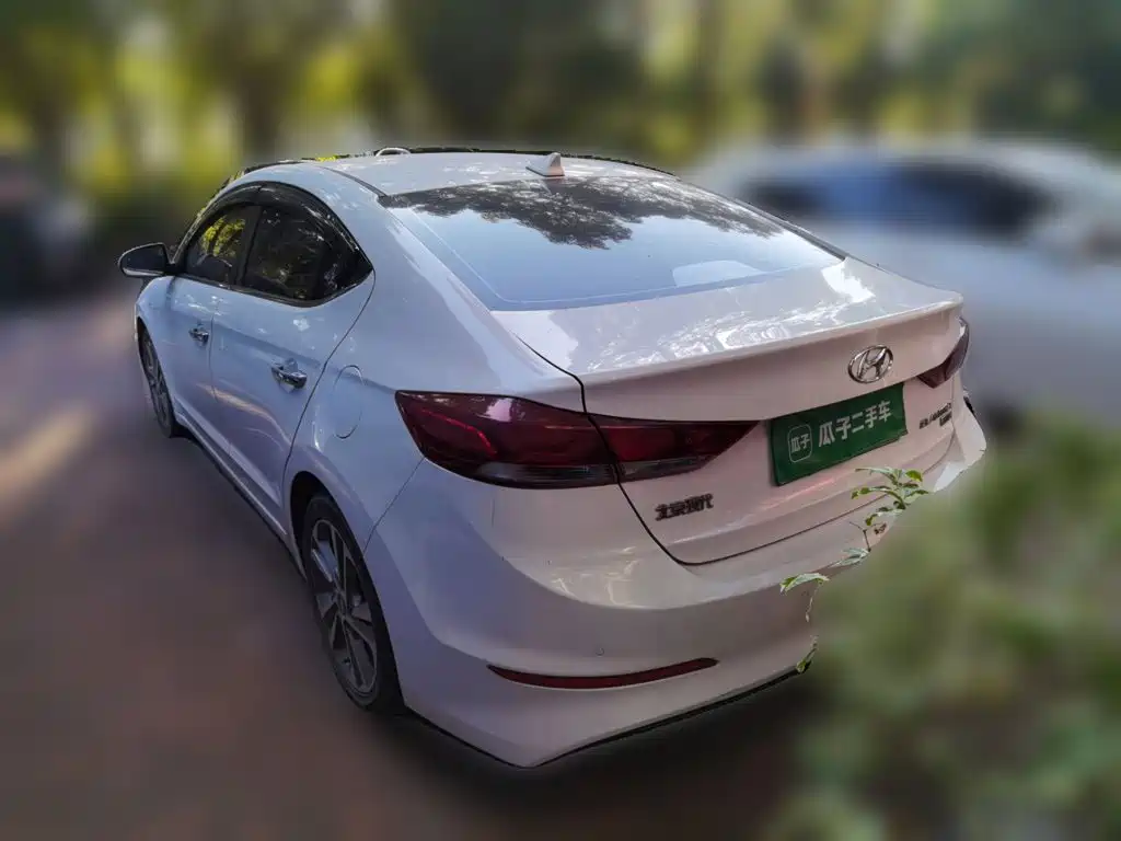 Hyundai Elantra — миниатюра 25