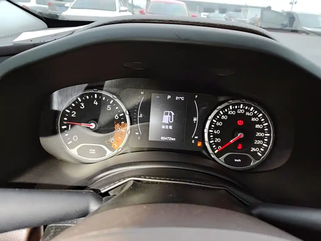 Jeep Renegade — миниатюра 12