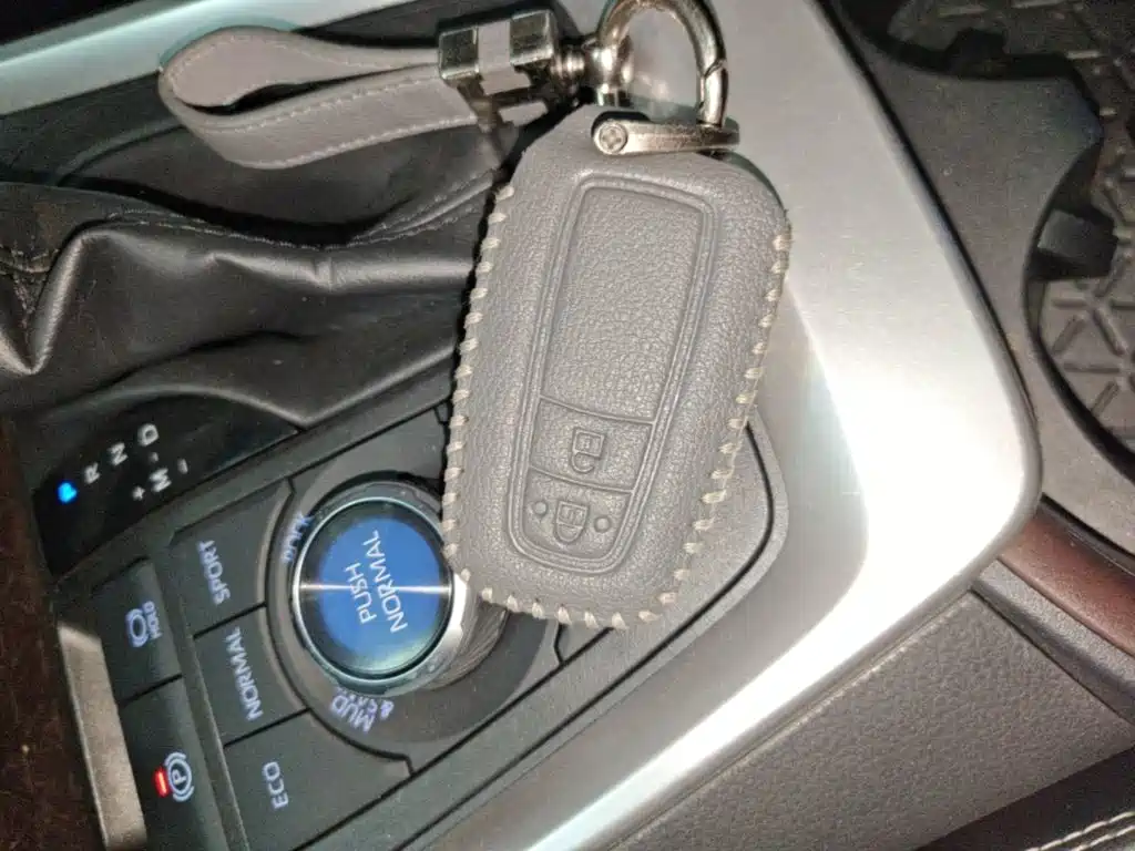 Toyota RAV4 — миниатюра 9
