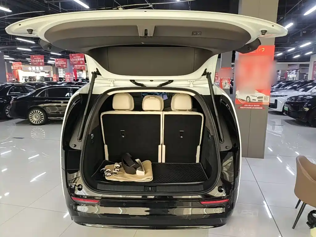 Li Auto Li MEGA — миниатюра 19