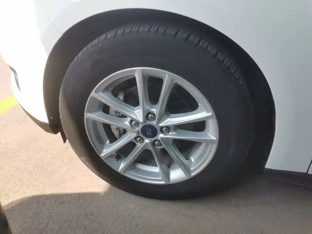 Ford Focus — миниатюра 23