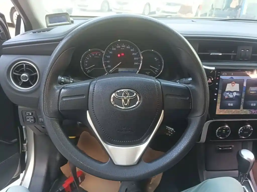 Toyota Corolla — миниатюра 11