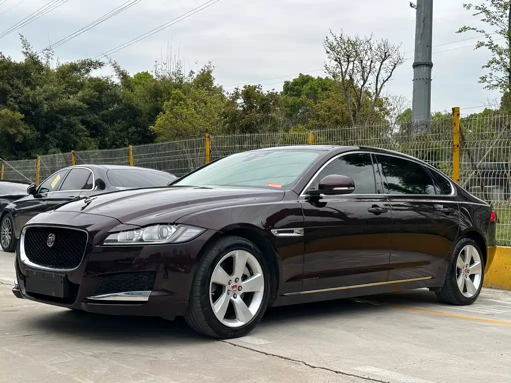 Jaguar XFL 2019
