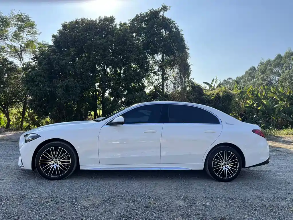 Mercedes-Benz C-Class — миниатюра 10